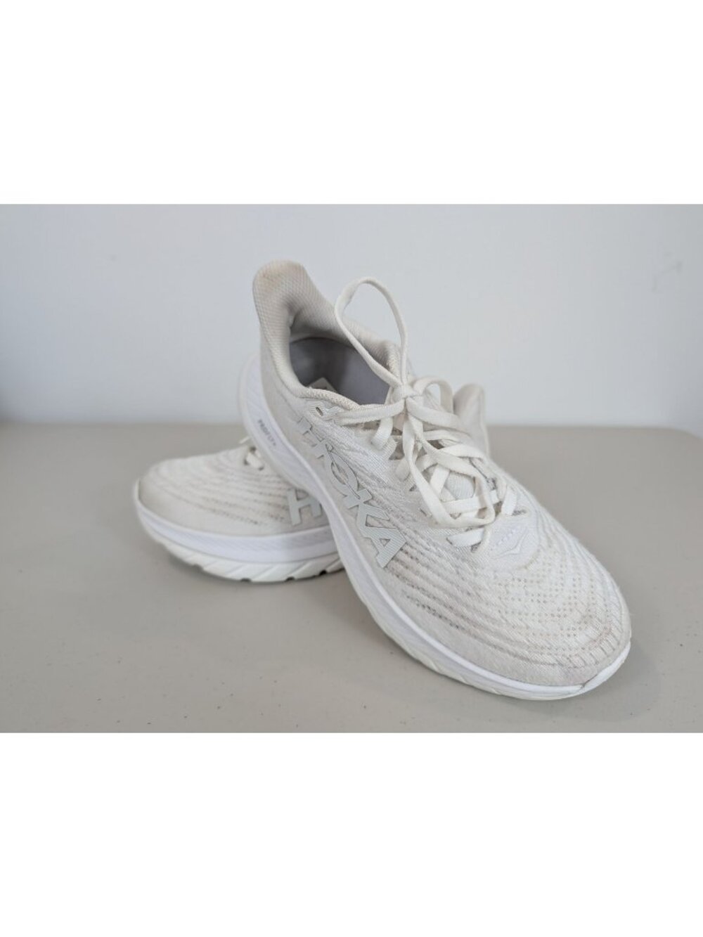 Hoka one one Mach 5 white running sneakers women's size 6B